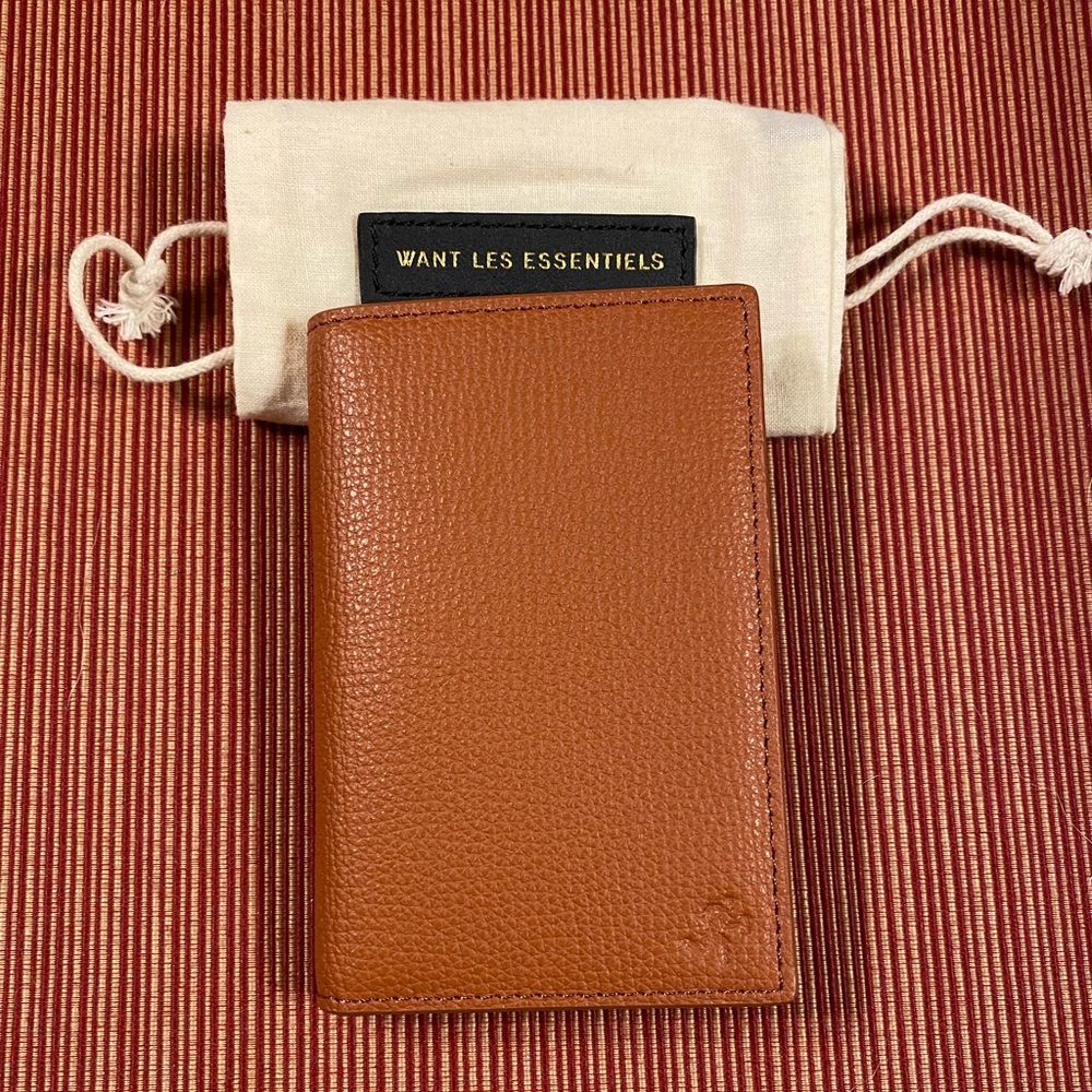 Want Les Essentials classic Bi-fold Wallet (tan/brown leather)